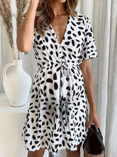 Load image into Gallery viewer, Beach Casual Maternity Dress With Printed Buttons