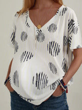 Load image into Gallery viewer, Maternity Casual Printed V-neck T-shirt